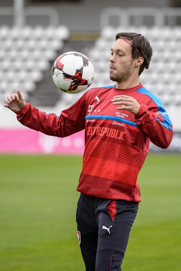 Václav Kadlec během tréninku fotbalové reprezentace před zápasy kvalifikace MS 2018 s Ázerbajdžánem a San Marinem, dne 2. října 2017 na stadionu Evžena Rošického v Praze.