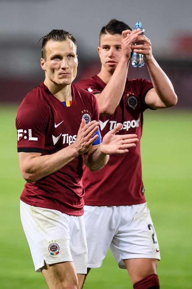 Fotbalisté Sparty Praha Lukáš Štetina a Adam Hložek po utkání s Baníkem Ostrava.