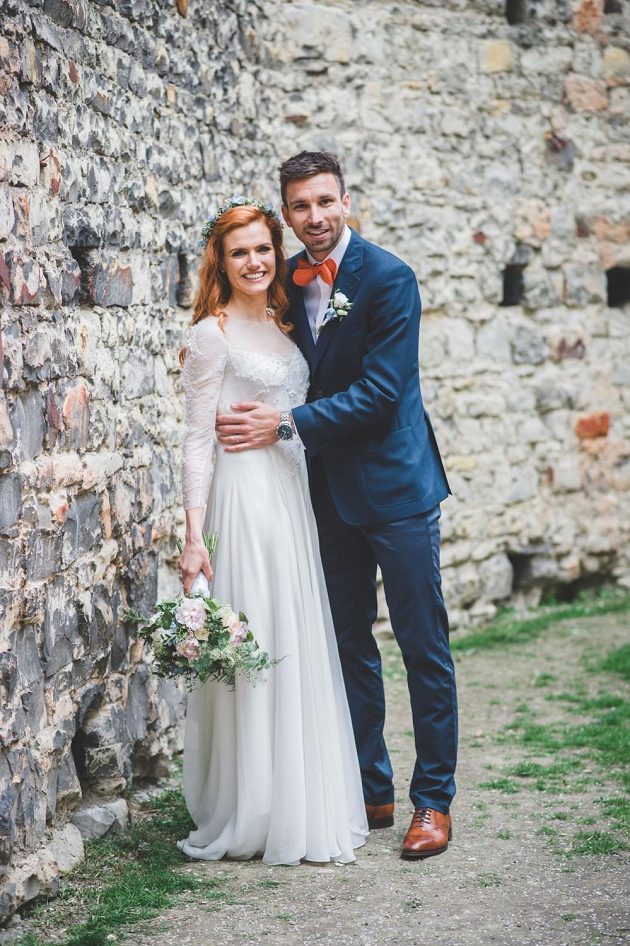 Novomanželé Gabriela Soukalová a Petr Koukal.