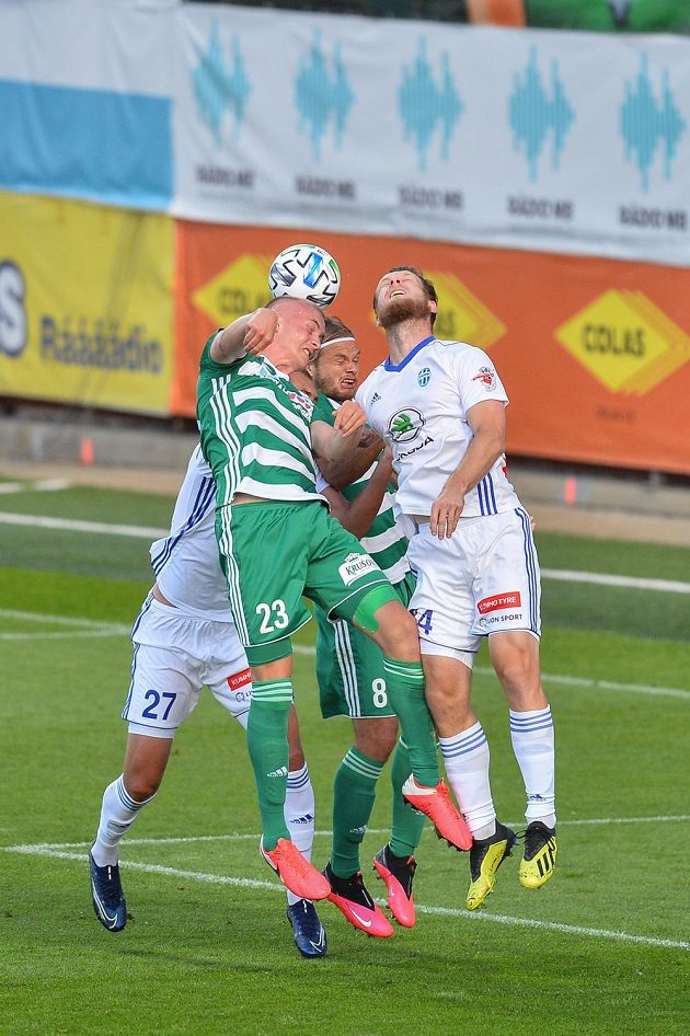 V hlavičkovém souboji se střetli Jiří Klíma z Boleslavi, Daniel Köstl z Bohemians, Matěj Pulkrab z Bohemians a Antonín Křapka z Boleslavi.