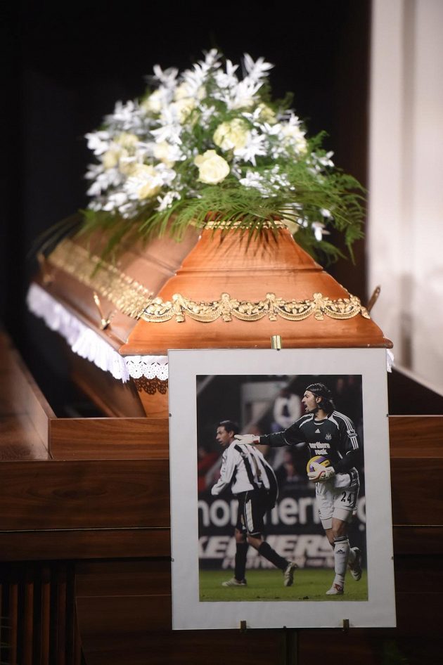 V pondělí se v Ostravě uskutečnilo poslední rozloučení s bývalým fotbalovým brankářem Pavlem Srníčkem.