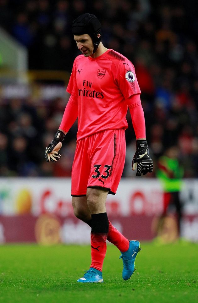 Brankář Arsenalu Petr Čech už má v Premier League na kontě 196 čistých kont a dobře ví, že magická dvoustovka se blíží. Naposledy nedostal gól v utkání proti Burnley.