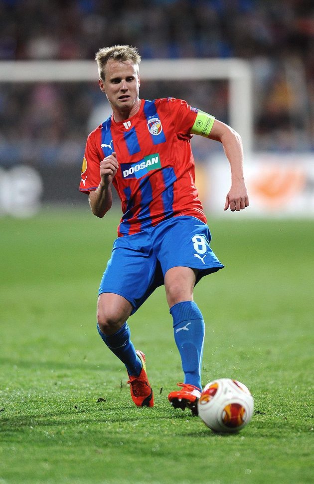 Plzeňský obránce David Limberský během utkání osmifinále Evropské ligy proti Lyonu.