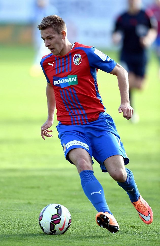 Plzeňský záložník Patrik Hrošovský během utkání 11. kola Synot ligy v Mladé Boleslavi.