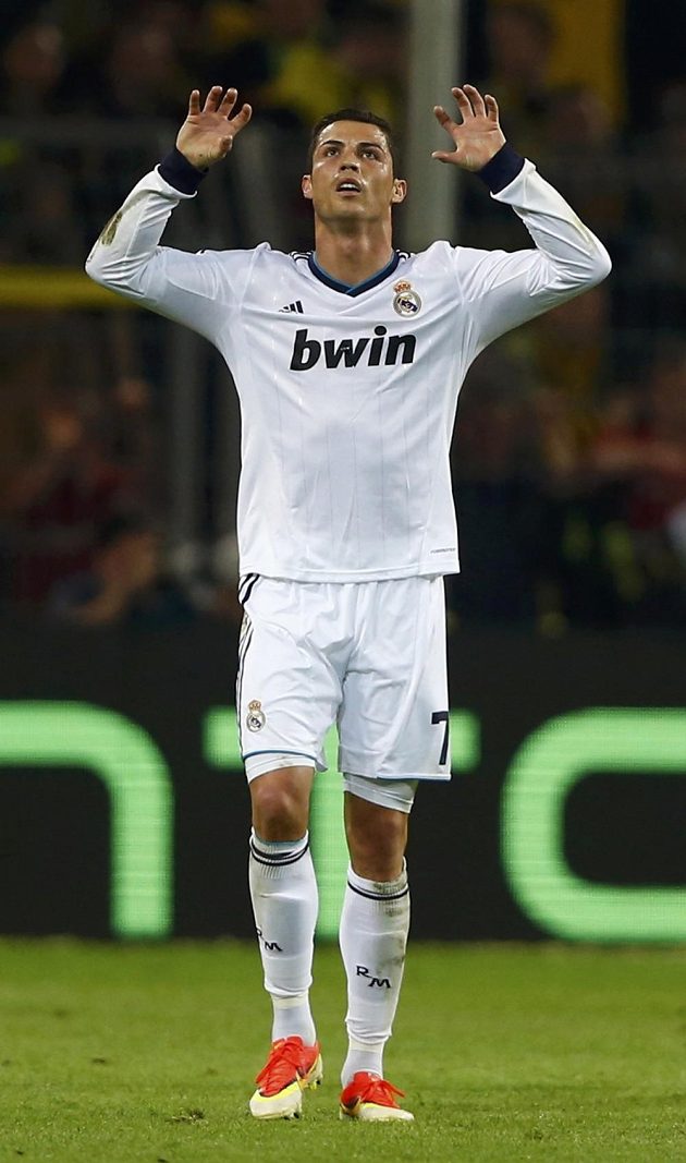 Cristiano Ronaldo z Realu Madrid jásá poté, co v závěru první půle semifinálové bitvy Ligy mistrů v Dortmundu vyrovnal na 1:1.
