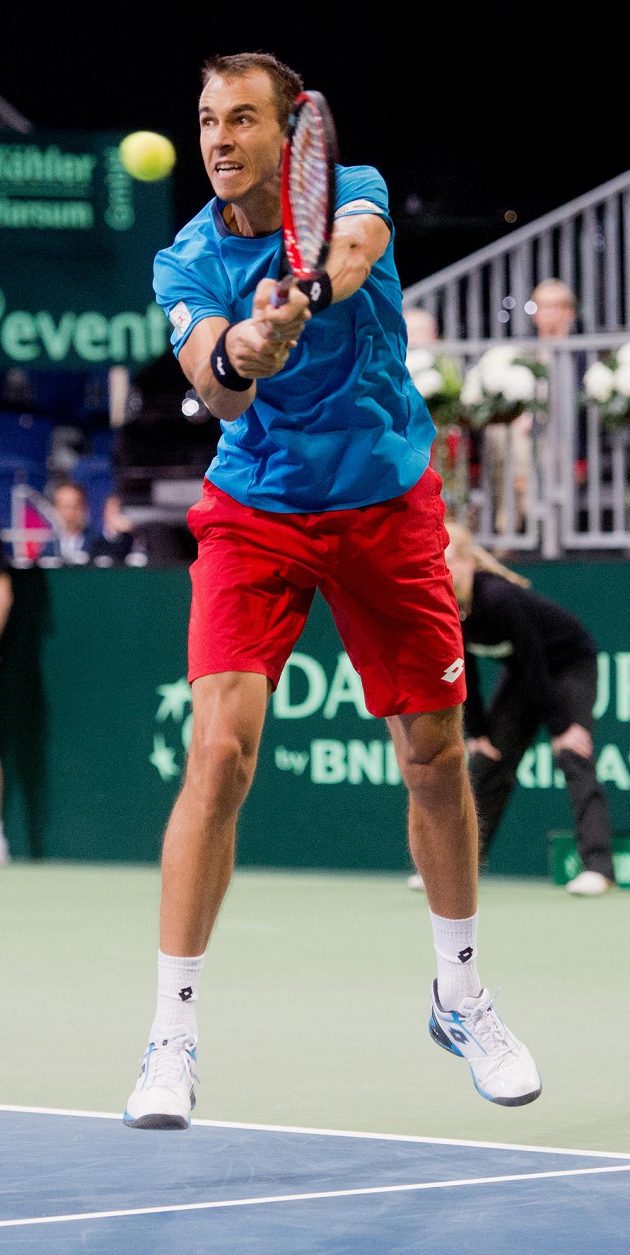 Český tenista Lukáš Rosol během daviscupového duelu s Philippem Kohlschreiberem.