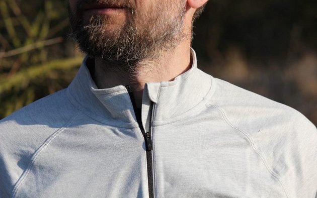 Běžecká mikina Reebok Reflective Speedwick Quarter Zip - pohodlné zpracování stojáčku a zipu.