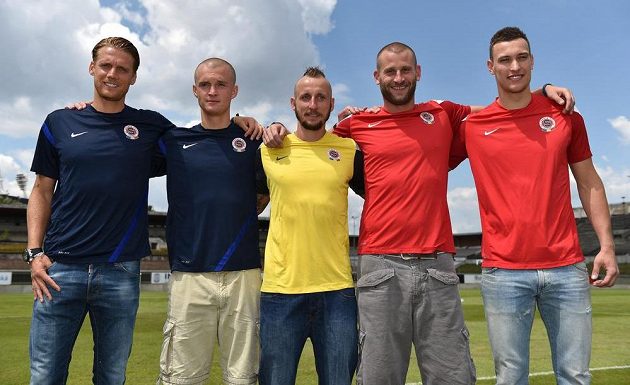 Letní posily Sparty Praha (zleva): Radoslav Kováč, Martin Nešpor, Michal Breznaník, David Bičík a Marek Štěch.