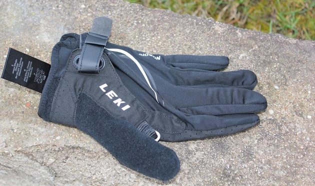 Skládací běžecké hole Leki Micro Trail Pro – rukavice Nordic Lite Shark Long.