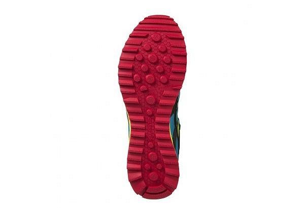 Trail T1 Shoe Men. Salming vyráží do drsného terénu. Podrážka pro terén.