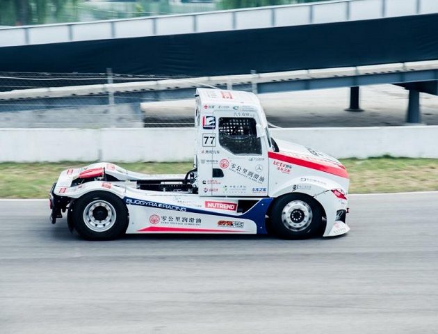 David Vršecký na okruhu Goldenport poblíž Pekingu.