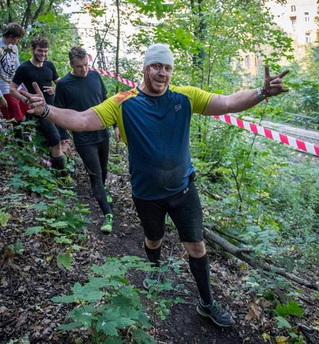 Army Run Praha: Krvavé rány na hlavě? Nevadí! Běžíme dál!