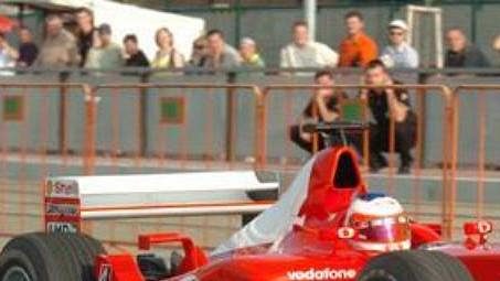 Rubens Barrichello při pražské exhibici.