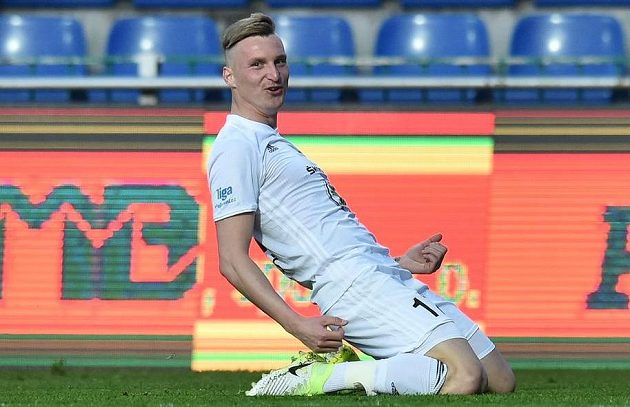 Petr Mareš z Mladé Boleslavi se raduje z gólu v síti Jihlavy v utkání 27. kola ligy.