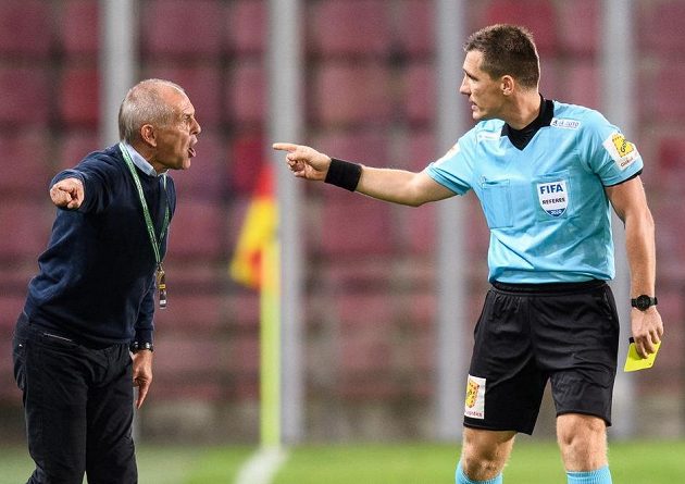 Jablonec coach Petr Rada and referee Ondřej Pechanec during the match.