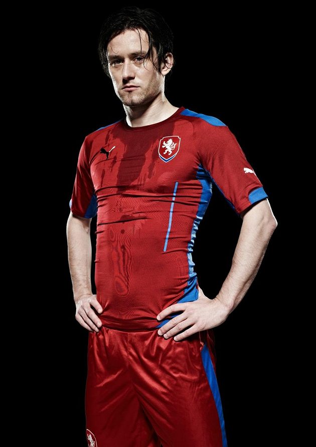 Kapitán Tomáš Rosický v novém dresu národního týmu.
