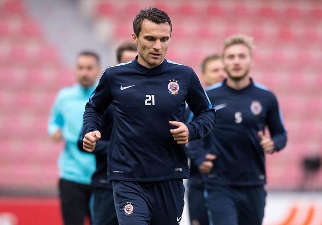 David Lafata během předzápasového tréninku před utkáním Evropské ligy s Apoelem Nikósie.