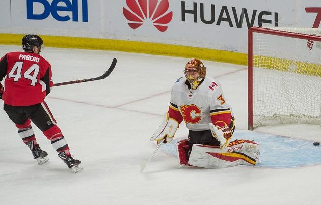Jedinou branku dostal gólman Calgary Flames David Rittich v Ottawě ze samostatného nájezdu. Překonal jej Jean-Gabriel Pageau, Calgary ale stejně slaví výhru.