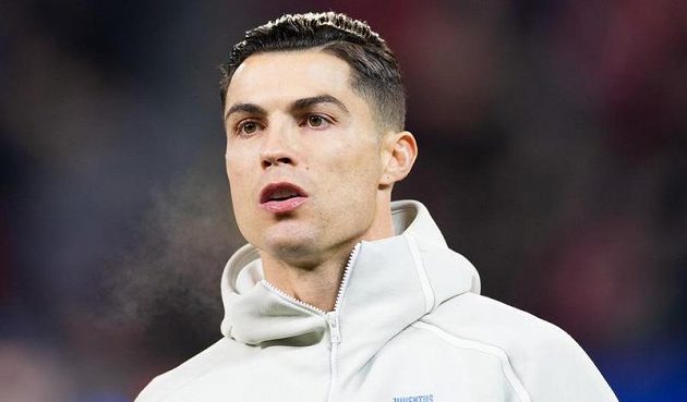 Hvězdný fotbalista Cristiano Ronaldo se po deseti týdnech připojil k Juventusu, před návratem do tréninku absolvuje zdravotní testy.