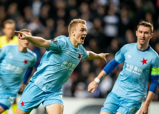 Gól! Jan Matoušek právě rozhodl o výhře Slavie v Kodani.