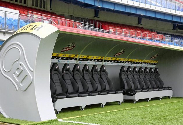 Fotbalová Viktoria Plzeň představila unikátní projekt. Hráčské střídačky v Doosan Areně budou mít tvar plechovky piva.