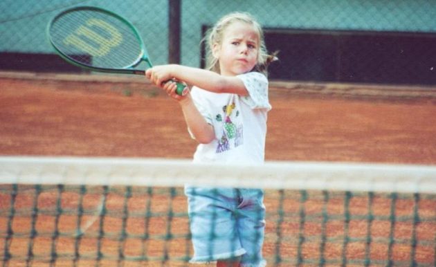 Olympijská medailová naděje Ester Ledecká už jako dítě sportovala. Vyzkoušela si třeba tenis.