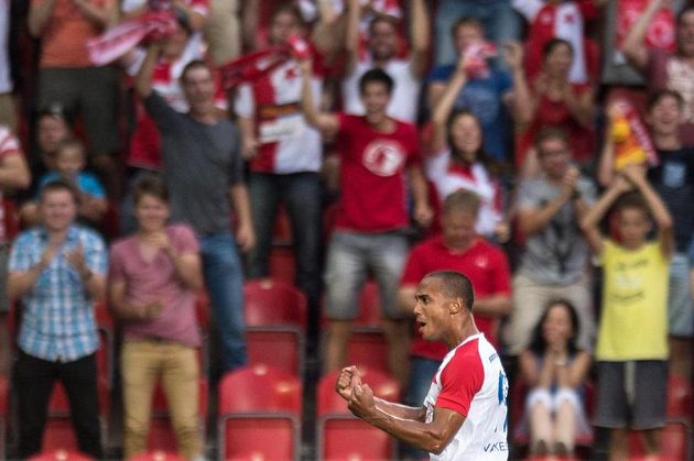 Gino Van Kessel poprvé nastoupil za Slavii a hned si připsal gól a asistenci.