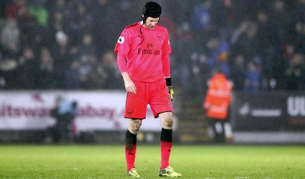 Gólman Arsenalu Petr Čech byl po prohraném utkání na půdě Swansea hodně zklamaný. Věděl, že chyboval.