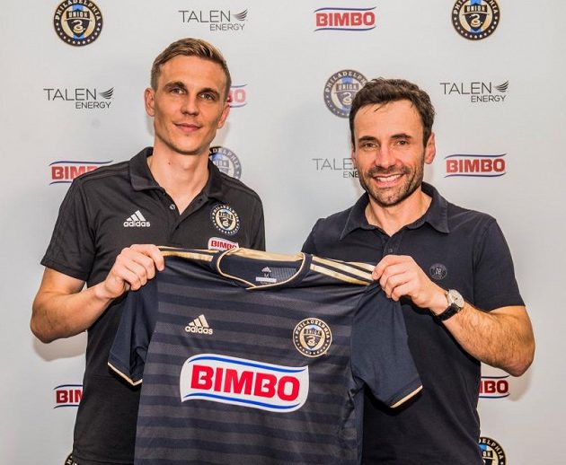 Vítej v Americe! Zleva Bořek Dočkal a jeho agent Viktor Kolář.