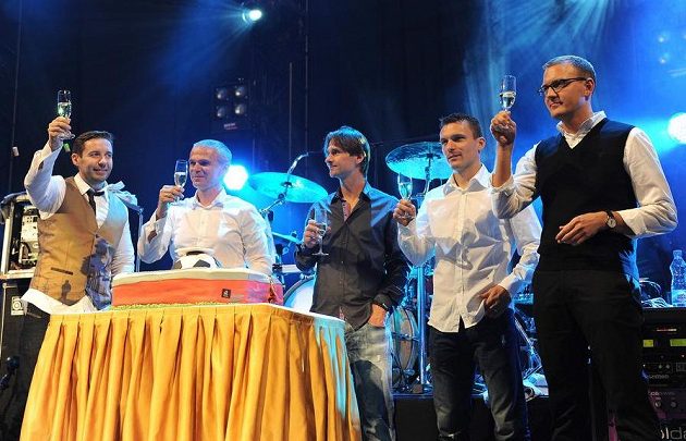 Představitelé Sparty Praha (zprava): Daniel Křetínský, David Lafata, Jiří Novotný, Vítězslav Lavička a Dušan Svoboda během večírku ke 120. výročí od založení klubu v Obecním domě v Praze.