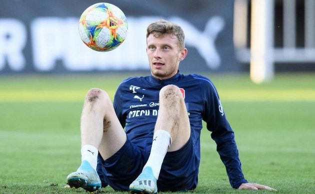 Ladislav Krejčí během tréninku fotbalové reprezentace před zápasy s Anglií a Severním Irskem.