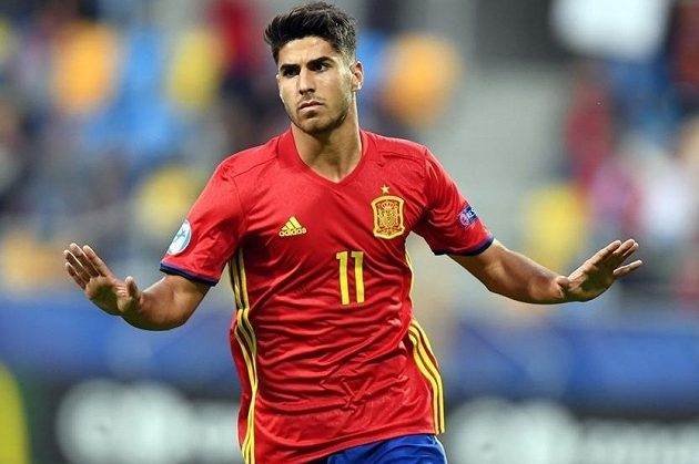 Španěl Marco Asensio slaví. Záložník Realu Madrid se proti nováčkovi šampionátu Makedonii blýskl hattrickem.