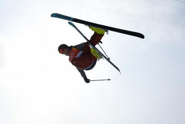 Zase zlato! Americký akrobatický lyžař David Wise obhájil olympijské vítězství v U-rampě ze Soči.