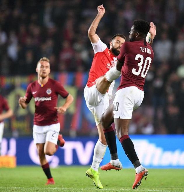 Vysoká noha, faul, druhá žlutá karta, vyloučení... Josef Hušbauer derby nedohrál.