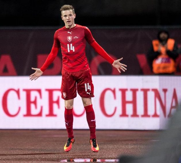 Český záložník Jakub Jankto oslavuje gól na 2:0 během přátelského utkání fotbalové reprezentace proti Litvě.