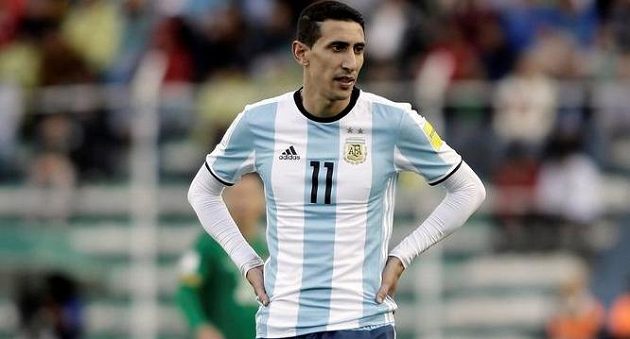 Fotbalisté Argentiny v kvalifikačním utkání o postup na MS 2018 propadli v Bolívii a prohráli 0:2. Na snímku zklamaný Angel di Maria.