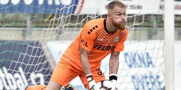 Brankář Jablonce Vlastimil Hrubý.