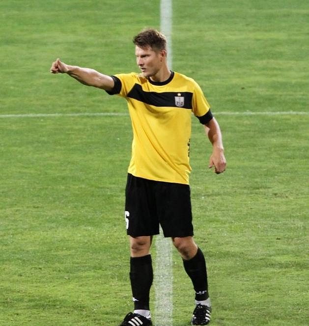 Pavel Dreksa v dresu Něftči Baku v zápase ázerbájdžánské nejvyšší soutěže.