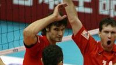 Čeětí volejbalisté v utkání proti Francii na MS v Japonsku. Čeětí volejbalisté v utkání proti Francii na MS v Japonsku.