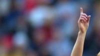 Švédské fotbalistky Malin Moströmová a Victoria Svenssonová (zprava) oslavují v zápase s Brazílií gól Malin Anderssonové (druhá zleva), který rozhodl o postupu do semifinále Švédské fotbalistky Malin Moströmová a Victoria Svenssonová (zprava) oslavují v zápase s Brazílií gól Malin Anderssonové (druhá zleva), který rozhodl o postupu do semifinále