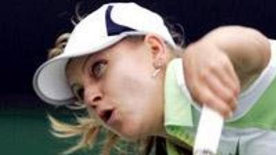 Lucie Šafářová postoupila přes Bělorusku Anastasii Jakimovovou do osmifinále Australian Open. Lucie Šafářová postoupila přes Bělorusku Anastasii Jakimovovou do osmifinále Australian Open.