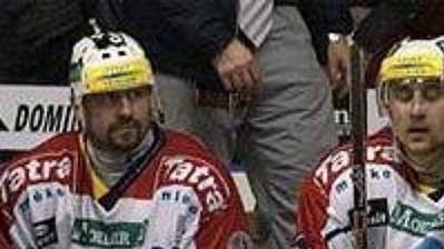 Hokejistům Pardubic se v posledních zápasech příliš nedaří. Hokejistům Pardubic se v posledních zápasech příliš nedaří.