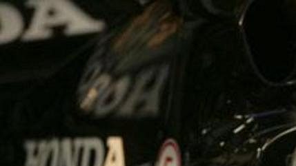 Marco Andretti za volantem monopostu Honda. Marco Andretti za volantem monopostu Honda.