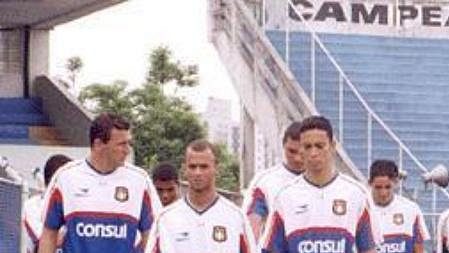 Fotbalisté brazilského klubu Sao Caetano. Fotbalisté brazilského klubu Sao Caetano.