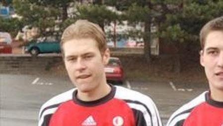 Rudolf Skácel (uprostřed) ještě s bývalými spoluhráči ze Slavie. Rudolf Skácel (uprostřed) ještě s bývalými spoluhráči ze Slavie.