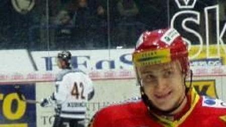 Václav Skuhravý v dresu Karlových Varů. Václav Skuhravý v dresu Karlových Varů.