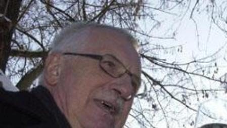 Prezident Václav Klaus při křtu olympijského prkna snowboardisty Michala Novotného. Prezident Václav Klaus při křtu olympijského prkna snowboardisty Michala Novotného.