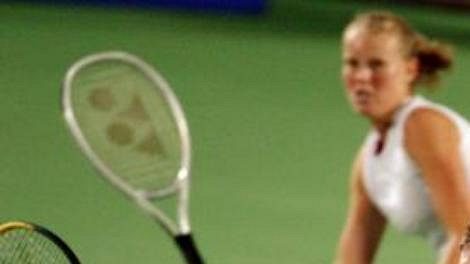 Tenisté Daniela Bedáňová (vzadu) a Jiří Novák se do finále Hopmanova poháru neprobojovali. Tenisté Daniela Bedáňová (vzadu) a Jiří Novák se do finále Hopmanova poháru neprobojovali.