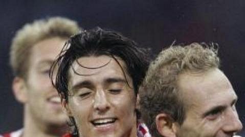 Mauro Lustrinelli (vpravo) v dresu FC Thun. Mauro Lustrinelli (vpravo) v dresu FC Thun.