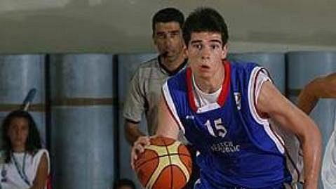 Český basketbalista Milan Ryska v akci Český basketbalista Milan Ryska v akci